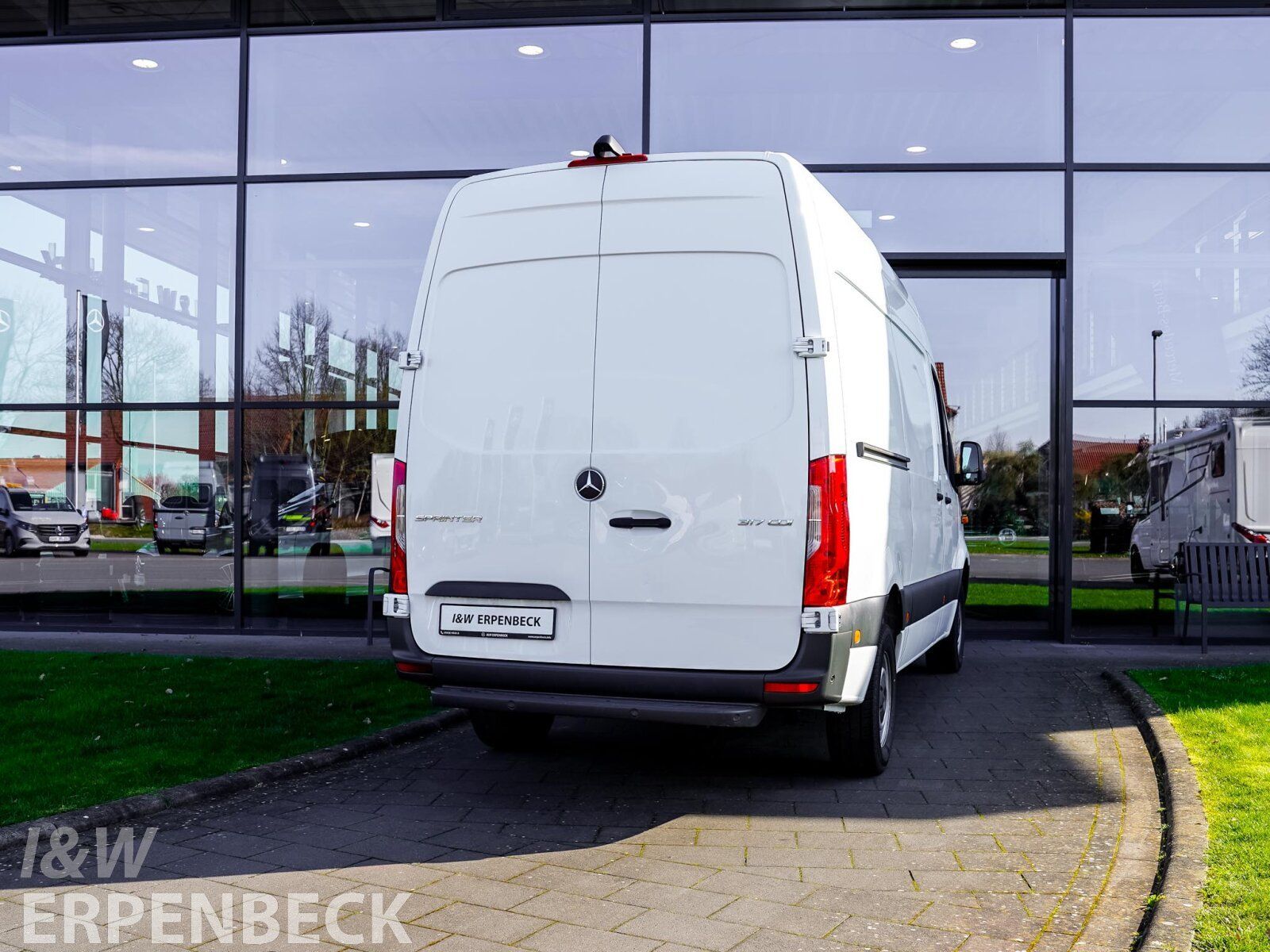 Fahrzeugabbildung Mercedes-Benz Sprinter 317 CDI L2H2 Hochdach 9G 360°-Kamera