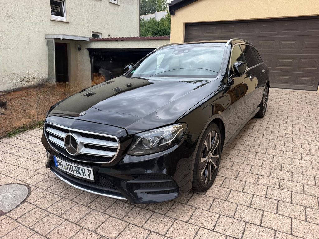 Image of Mercedes-Benz E 300