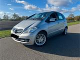 Mercedes-Benz *A180*Scheckheft*Automatik*Sitzheizung*PDC* - Mercedes-Benz Gebrauchtwagen in Frankfurt