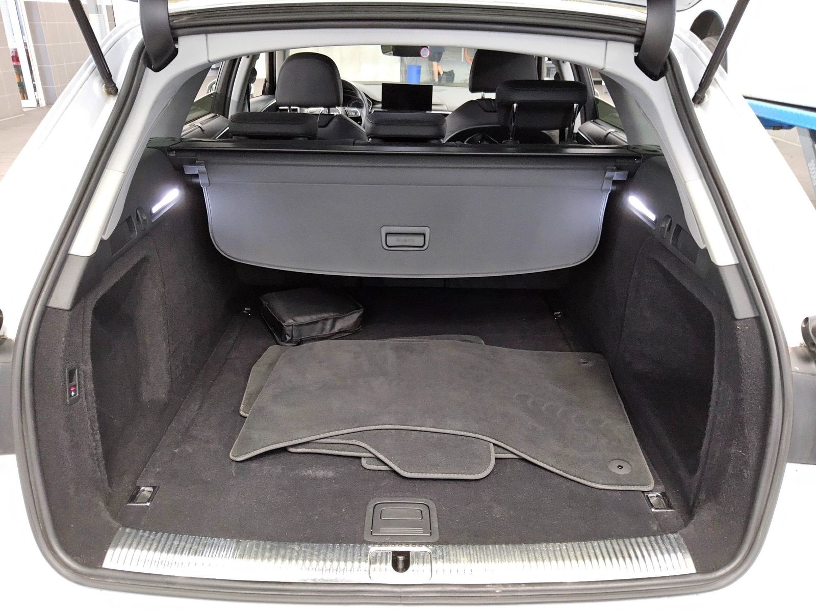 Audi A4 Avant 40 TDI S-Line Leder Navi LED PDC AHK foto 12