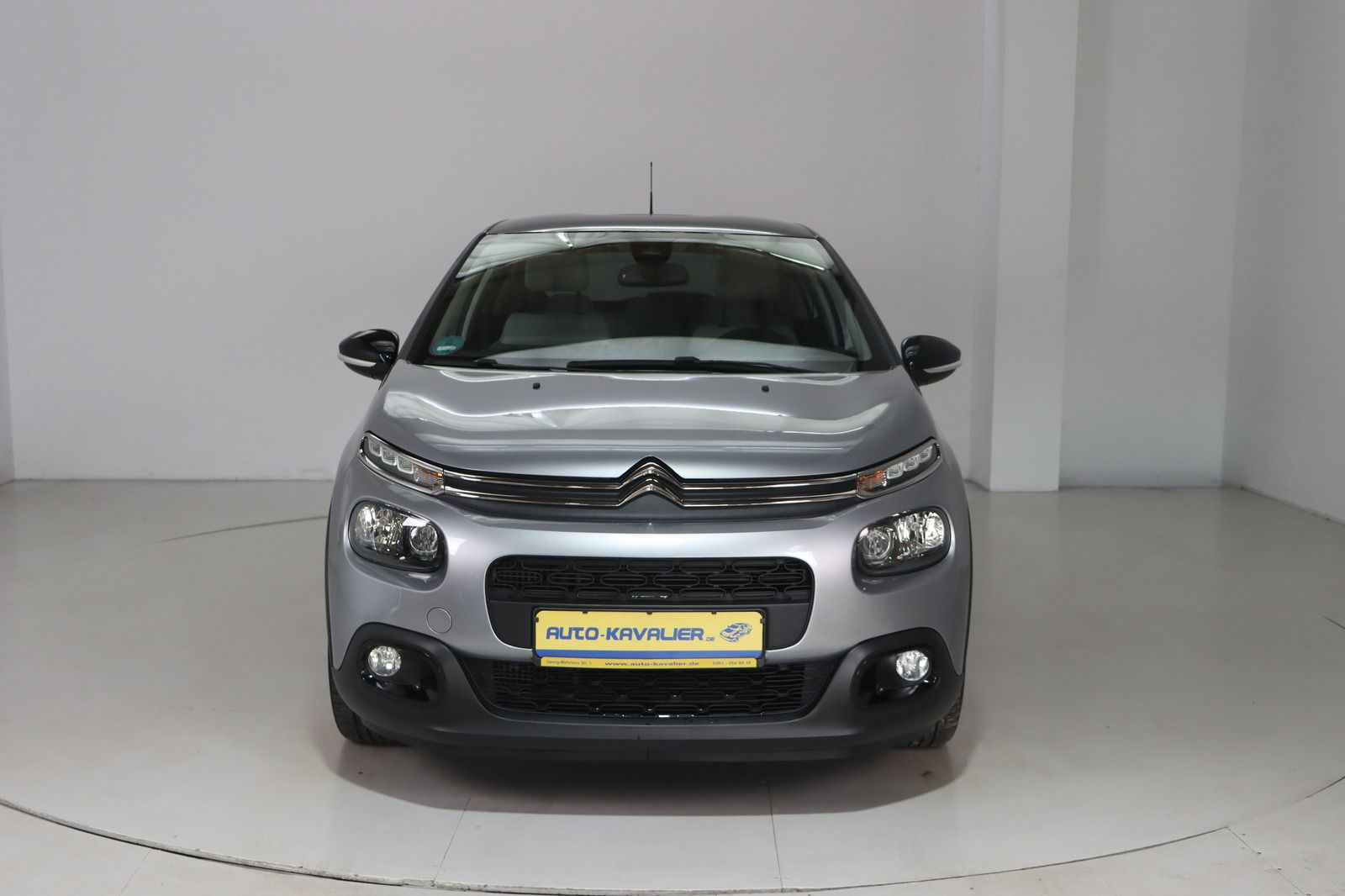 Fahrzeugabbildung Citroën C3 * LED * Navi * Keyless * 8-fach