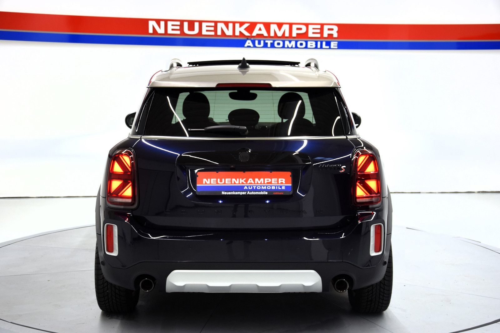 Fahrzeugabbildung MINI Countryman Cooper S Trim All4 Pano Leder HuD ACC