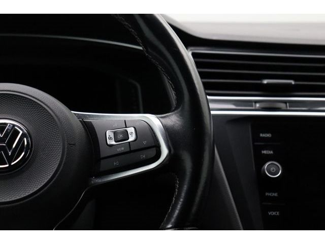 Fahrzeugabbildung Volkswagen Tiguan Highline R-Line ACC 4Motion Kamera 19