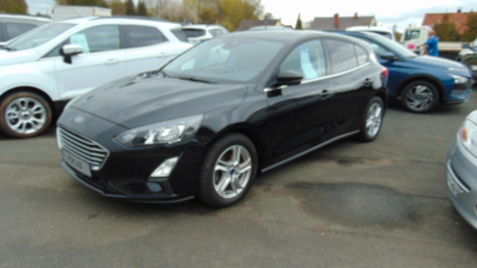 Ford Focus Lim. Cool & Connect KAM PDC NAVI LED SHZ++
