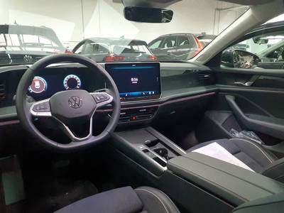 Passat Variant 2.0 TDI DSG BUSINESS NAV+AHK+360°