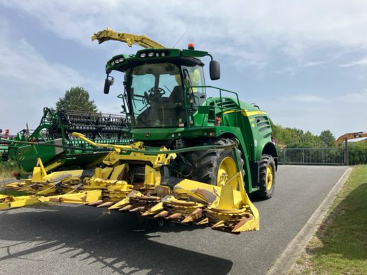 John Deere 8300i mit Kemper 360+ und PickUp