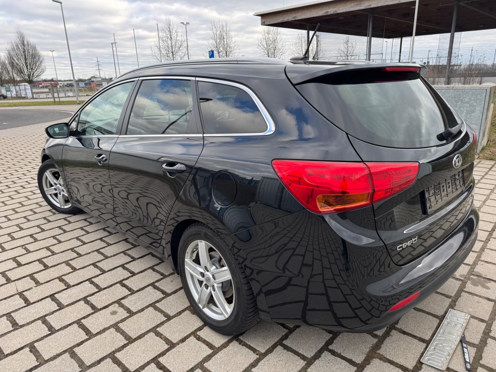 Kia cee'd 1.6 CRDI Navi Kamera Pdc Tüv Neu