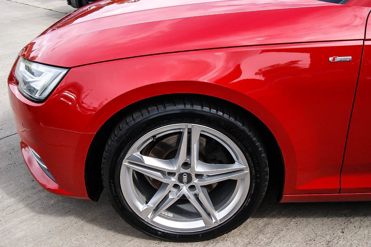 Fahrzeugabbildung Audi A4 Avant 20 TDI S-Line SPORT PANORAMA KAMERA DSP