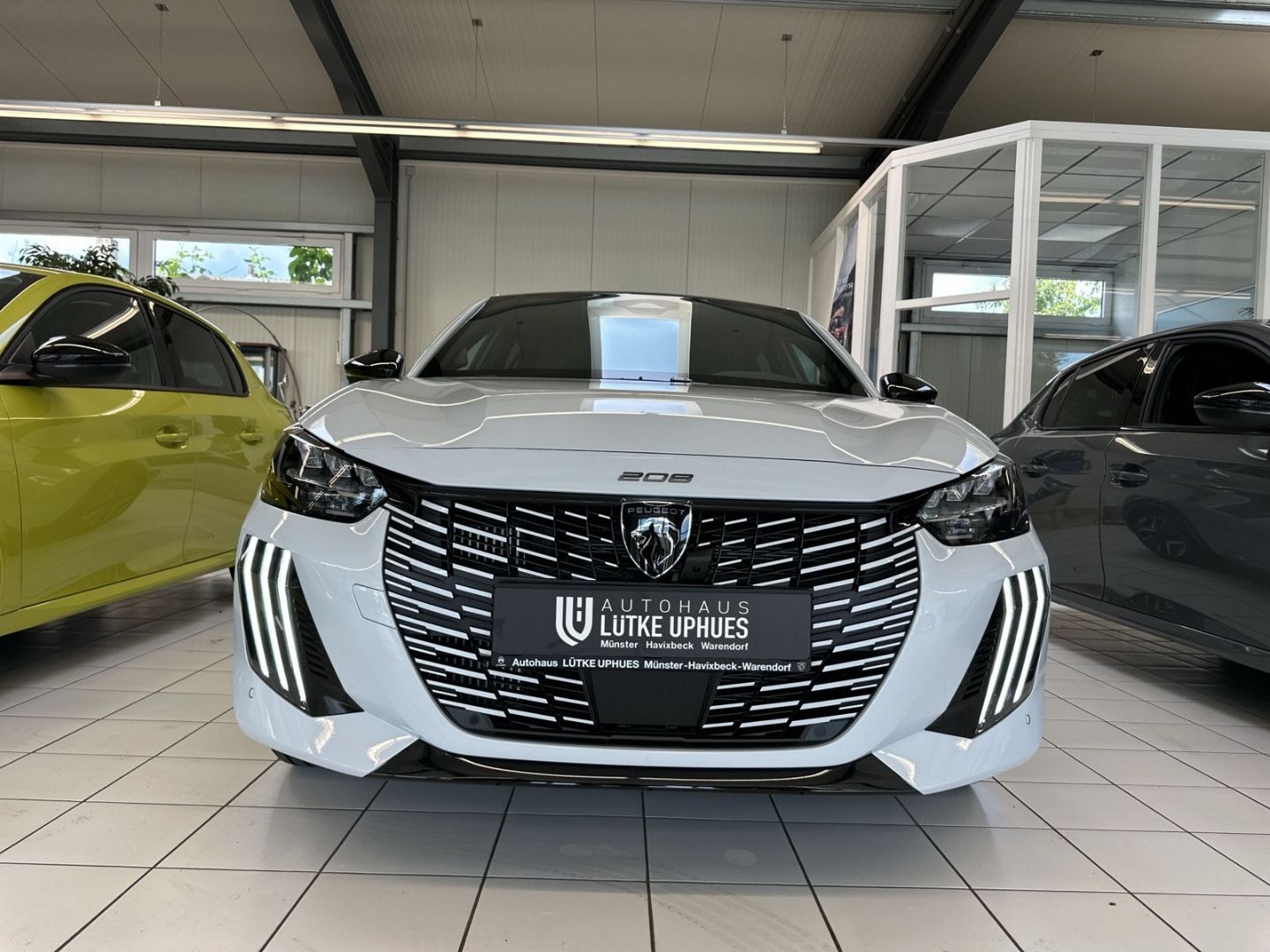 Fahrzeugabbildung Peugeot 208 GT Hybrid 110 e-DSC6 Navi ACC  CarPlay SHZ.