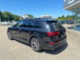 Audi SQ7 4.0 TDI quattro 7- SITZER - Audi SQ7 aus 2016