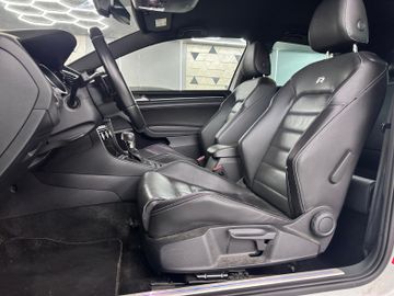 Volkswagen Golf - 11