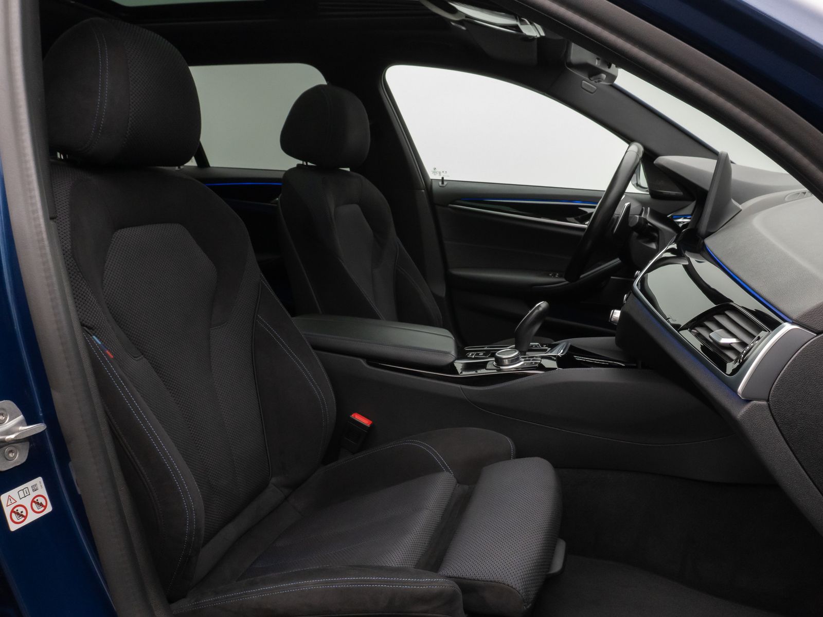 Fahrzeugabbildung BMW 530d M Sport Panorama Kamera Laser HUD DAB H/K