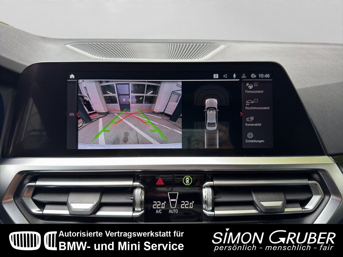 Fahrzeugabbildung BMW 318 i Adv Shadow HUD SHZ Innovationspaket Kamera