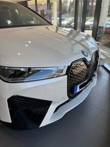 BMW iX xDrive40 Sportpaket/AHK/B&W HiFi/2-Achs-L - BMW iX von privat