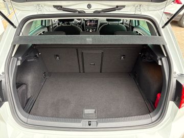 Fahrzeugabbildung Volkswagen Golf VII Lim. Join BlueMotion DSG Navi SHZ uvm.