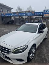 Mercedes-Benz 220 d-Modell - Mercedes-Benz 220: Weiß