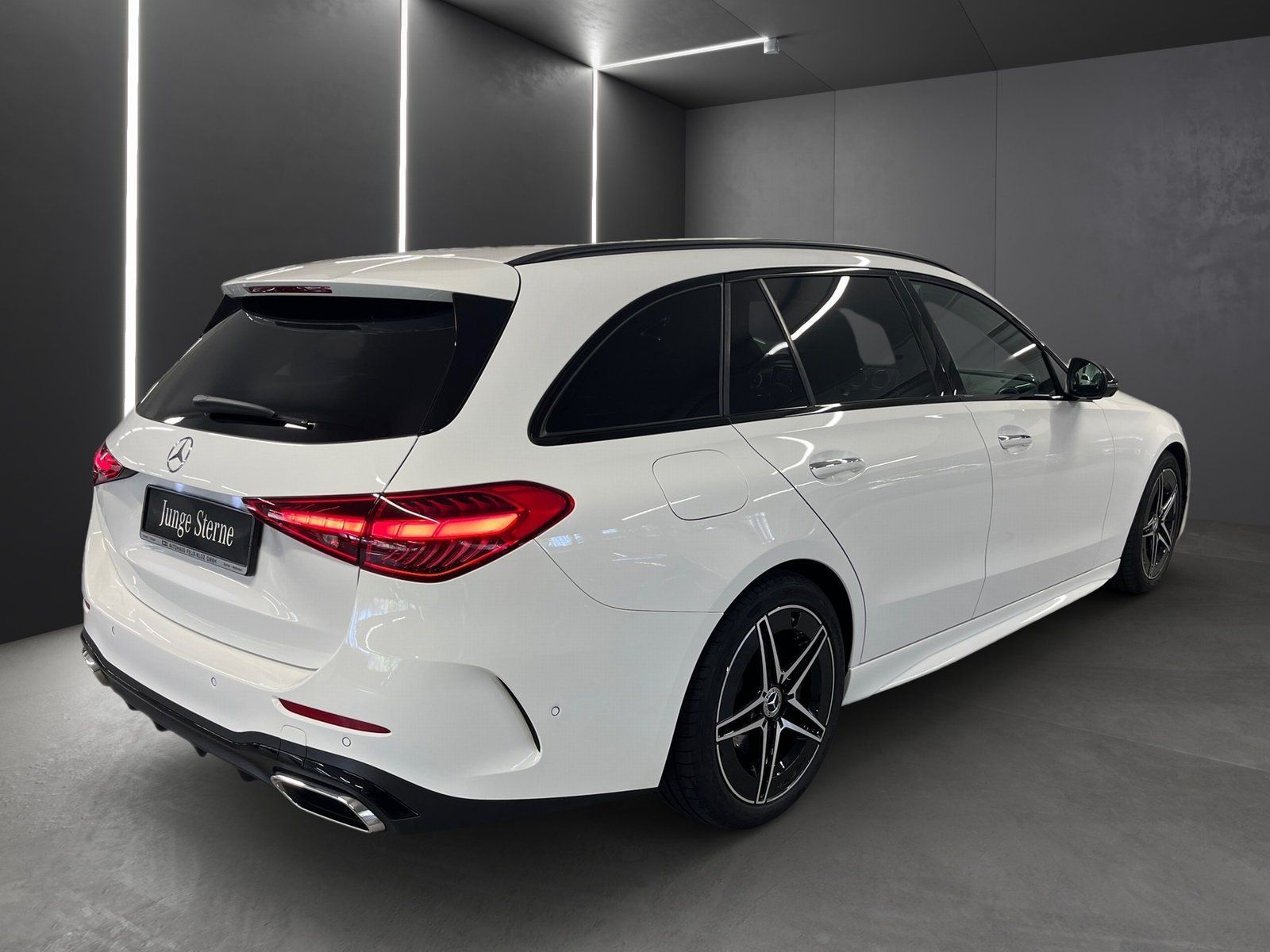 Fahrzeugabbildung Mercedes-Benz C 200 T AMG PLUs*Pano*HUD*AHK*Distro*Night*360°*