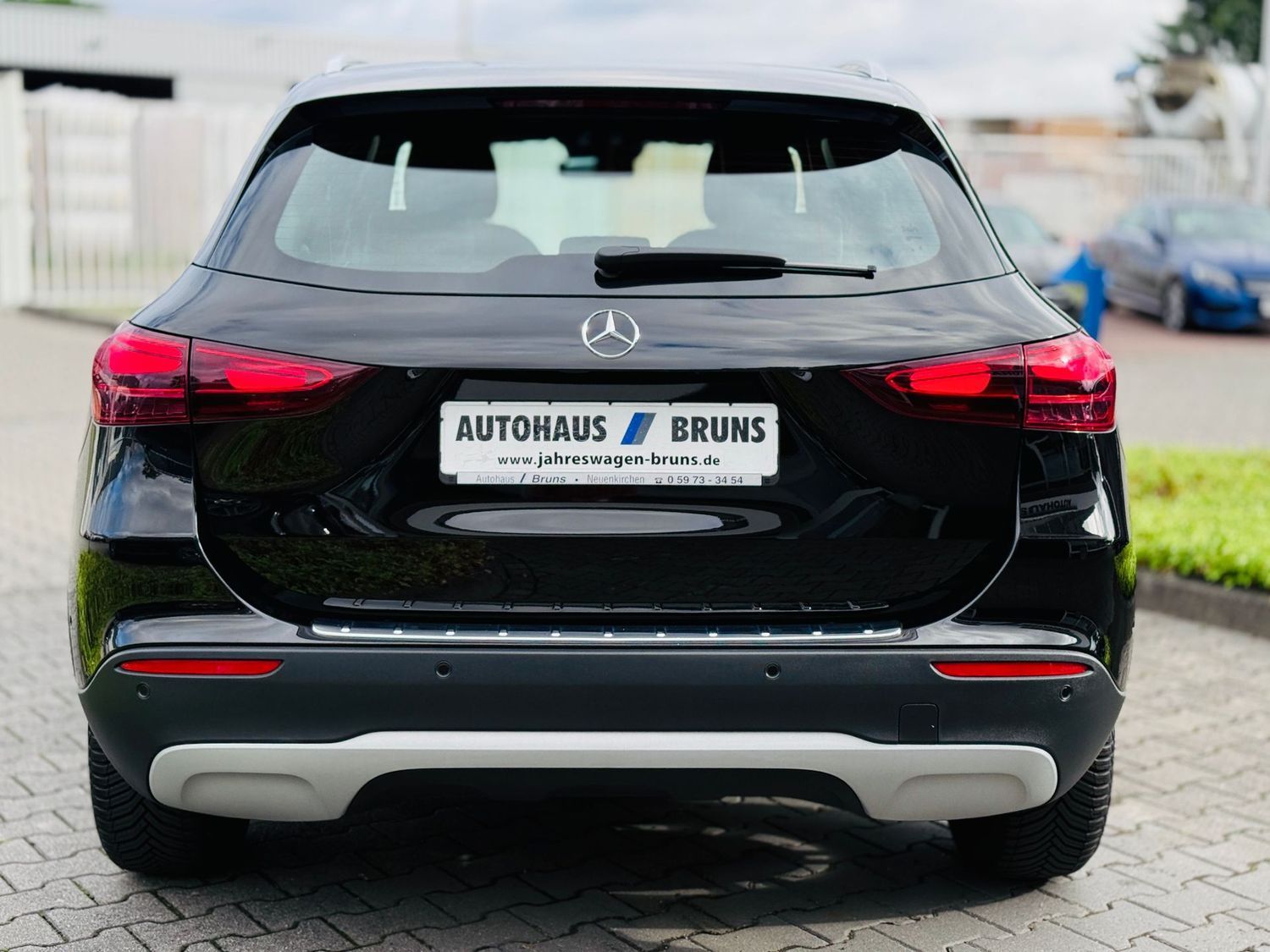Fahrzeugabbildung Mercedes-Benz GLA 200 PROGRESSIVE Advanced, Distronic, RFK, LE