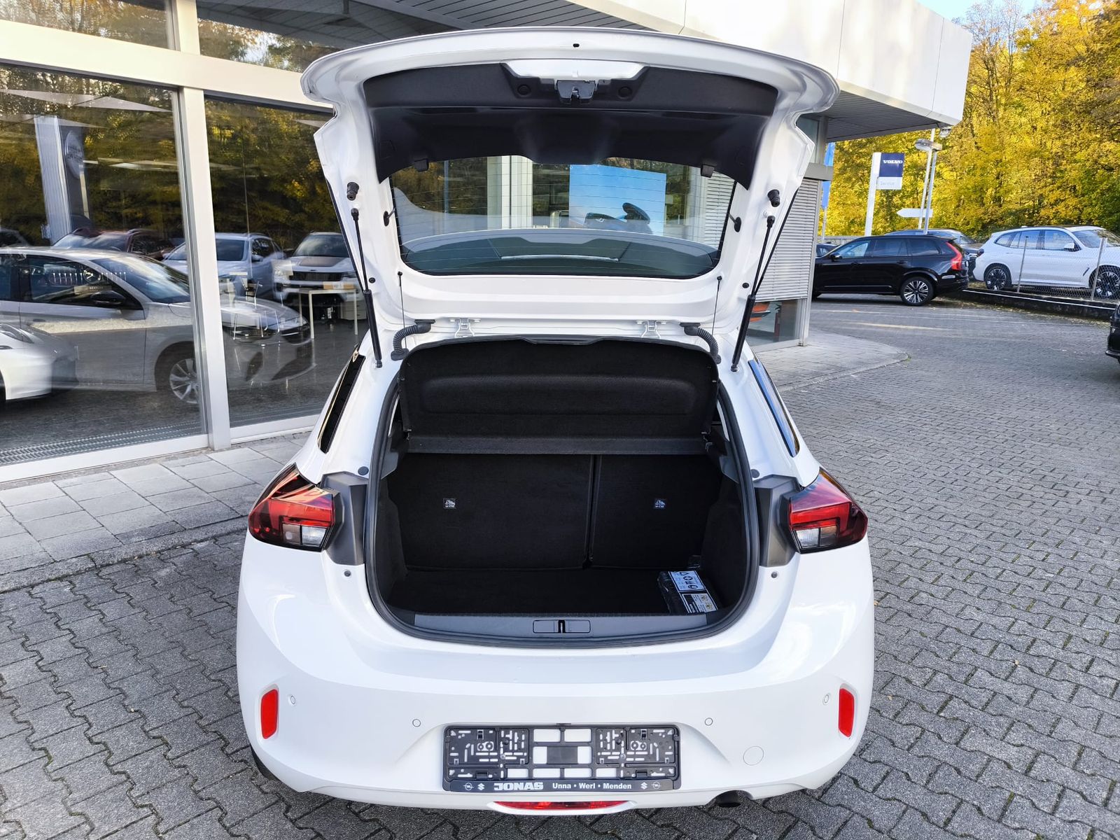 Fahrzeugabbildung Opel Corsa Edit 5TÜR+NAV+SHZ+KLIMA+KAMER+TEMP+MFL+DAB