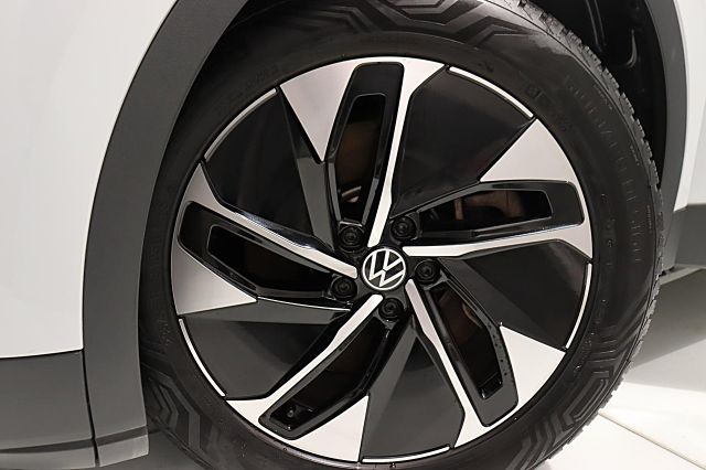 ID.4 Pro 150kW AHK Wärmep. ACC LED NAVI ab 1,99%