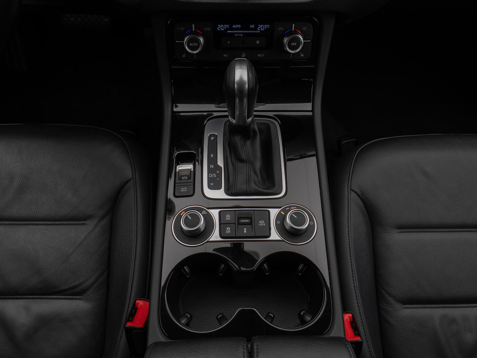 Fahrzeugabbildung Volkswagen Touareg V6 3.0 TDI Terrain Tech 4Motion PDC AHK