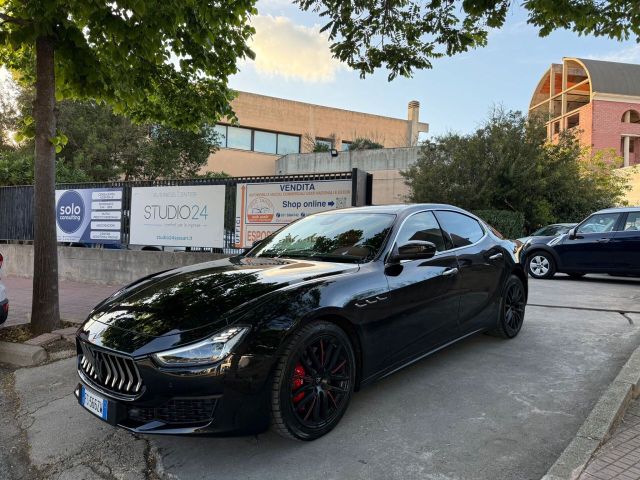 Maserati Ghibli RIBELLE V6 Diesel Bi-Color