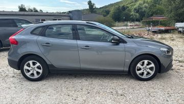Volvo V40 Cross Country - 4