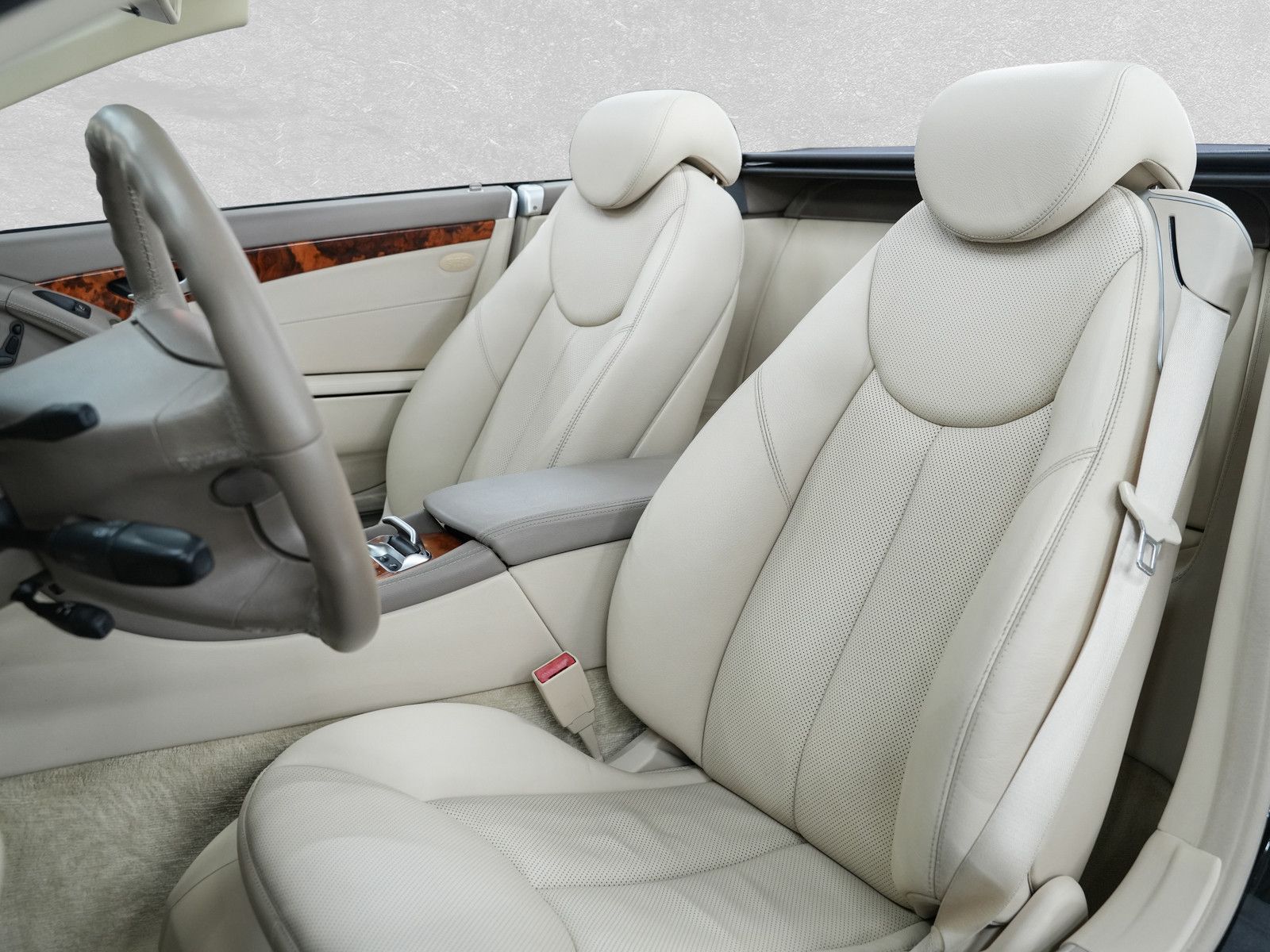 Fahrzeugabbildung Mercedes-Benz SL 350 - im sehr gepflegten Zustand