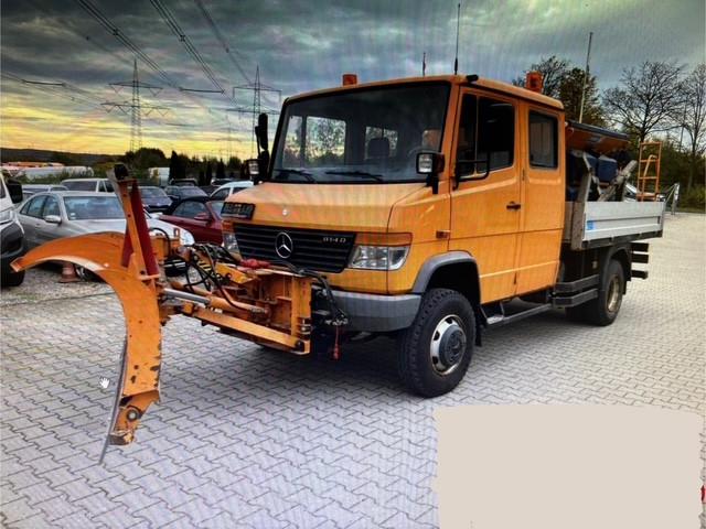 Mercedes-Benz Vario 814 Doka Allrad Schild Streuer Schmidt