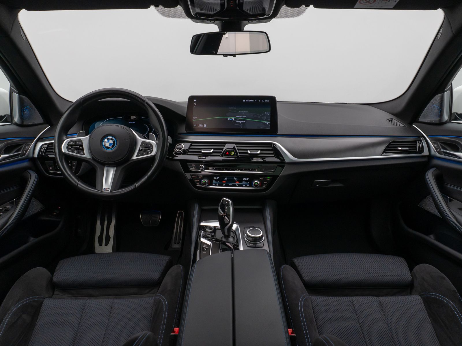 Fahrzeugabbildung BMW 530e M Sport Panorama 360°Laser HUD Komfort 20"