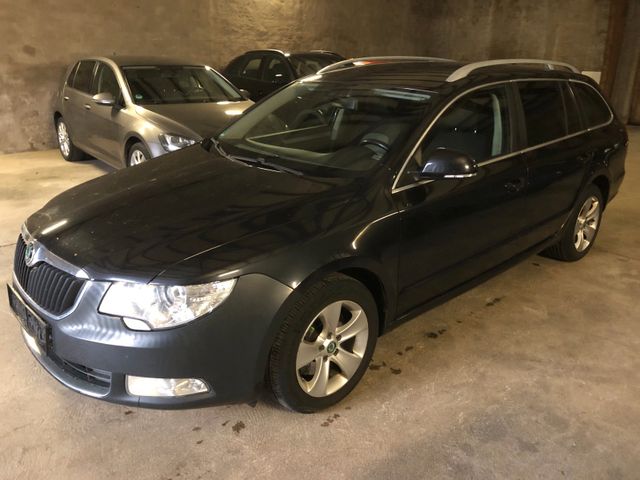 Skoda Superb Combi 2.0 TDI Ambition*AHK*TÜV*NAVI