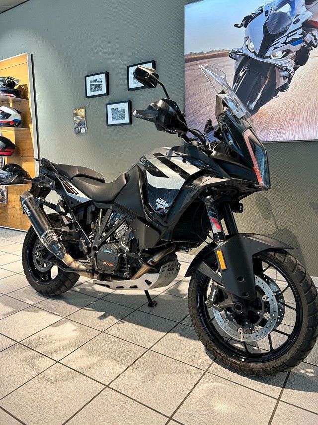 Fahrzeugabbildung KTM 1290 Super Adventure S, Service neu