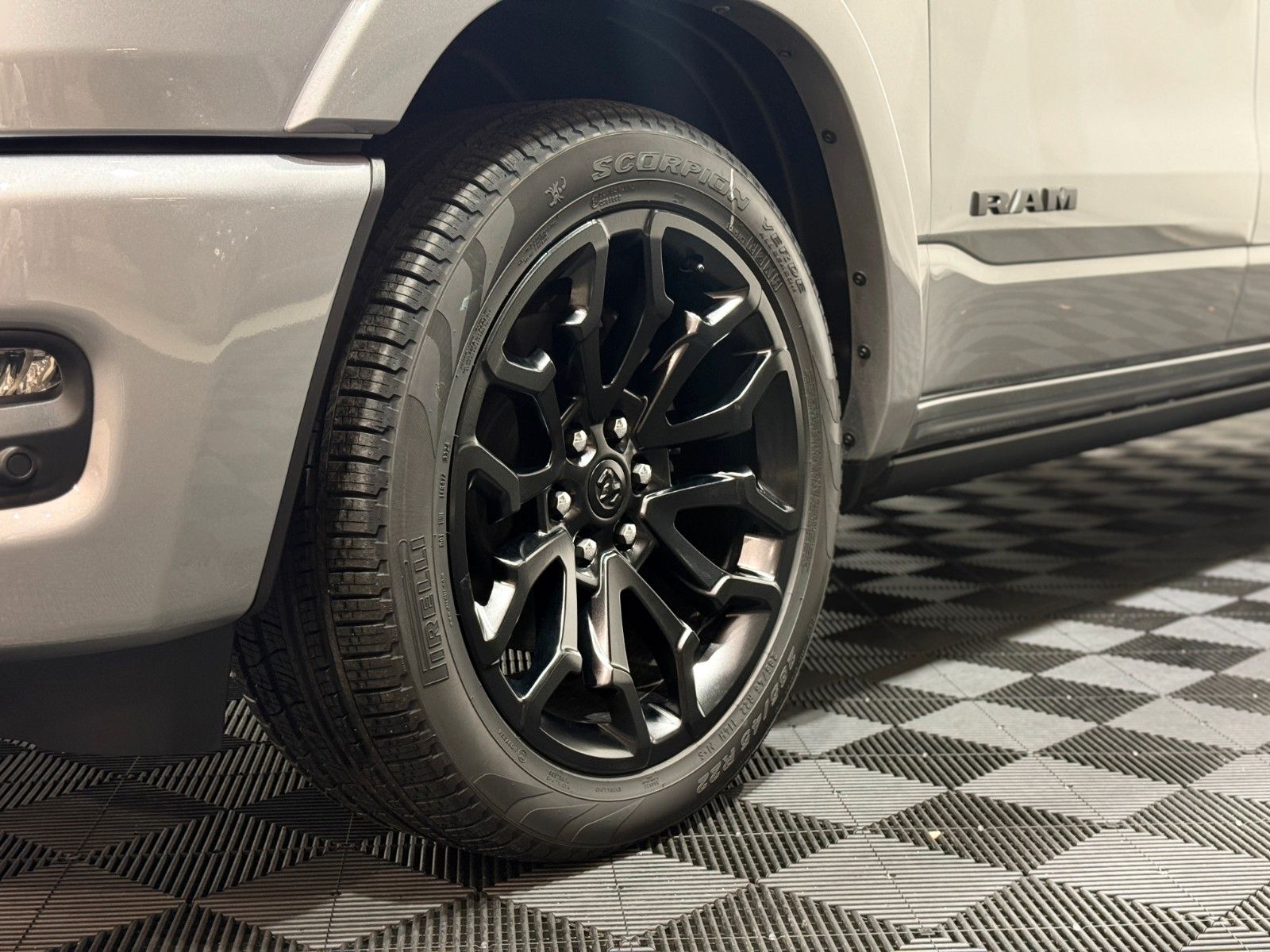 Fahrzeugabbildung Dodge RAM 1500 Limited Night  H/O 3.0L MY25