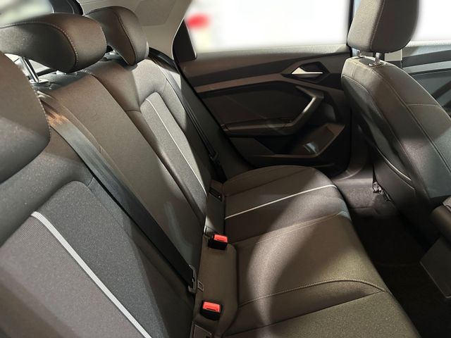 A1 Sportback 25 TFSI ADVANCED S TRONIC +PDC+SHZ+