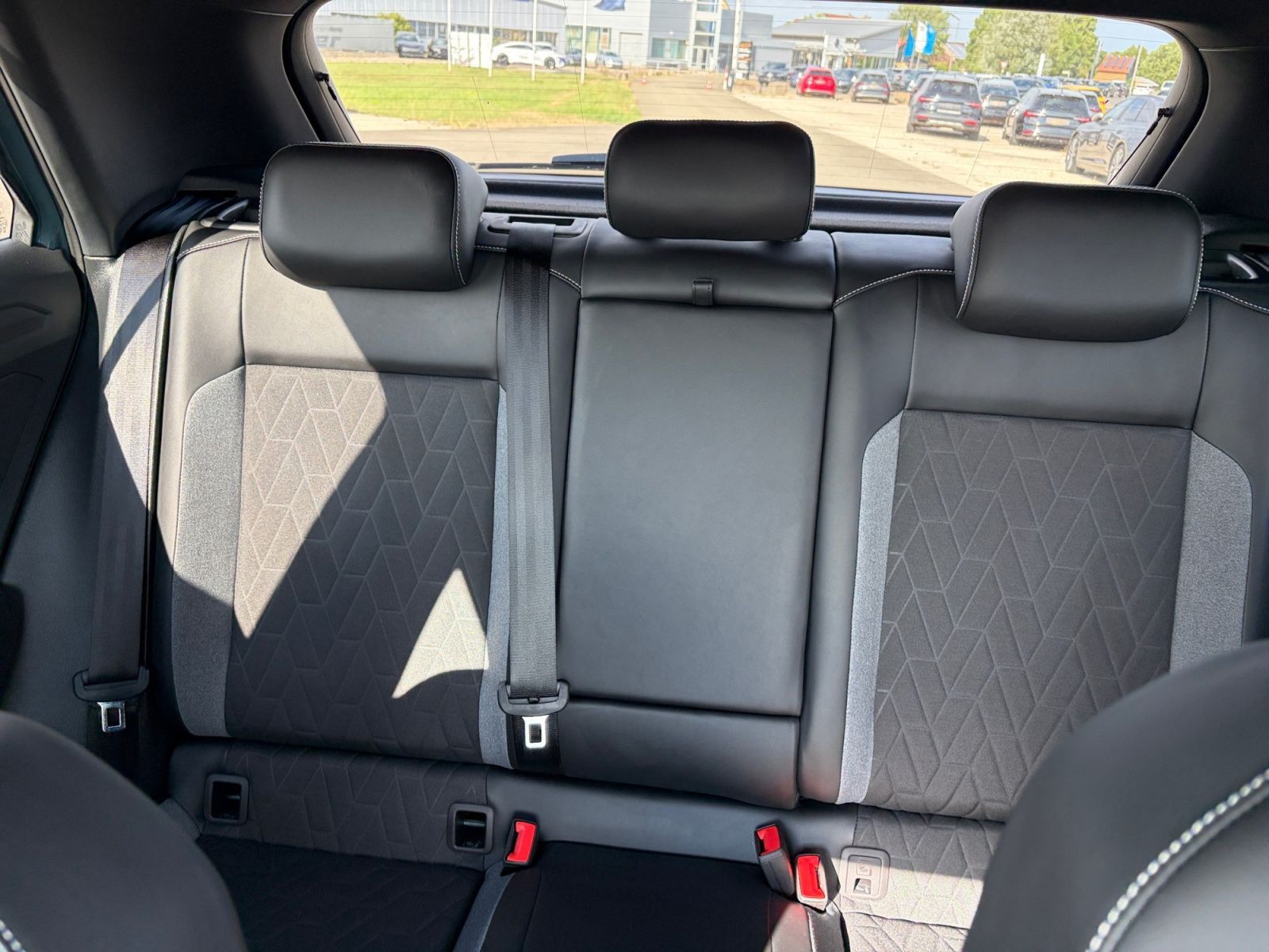 Volkswagen T-Roc - Bild 14