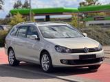 Volkswagen Golf VI Variant Highline AHK' PANO' PDC' SHZ - Volkswagen Golf aus 2010: Variant