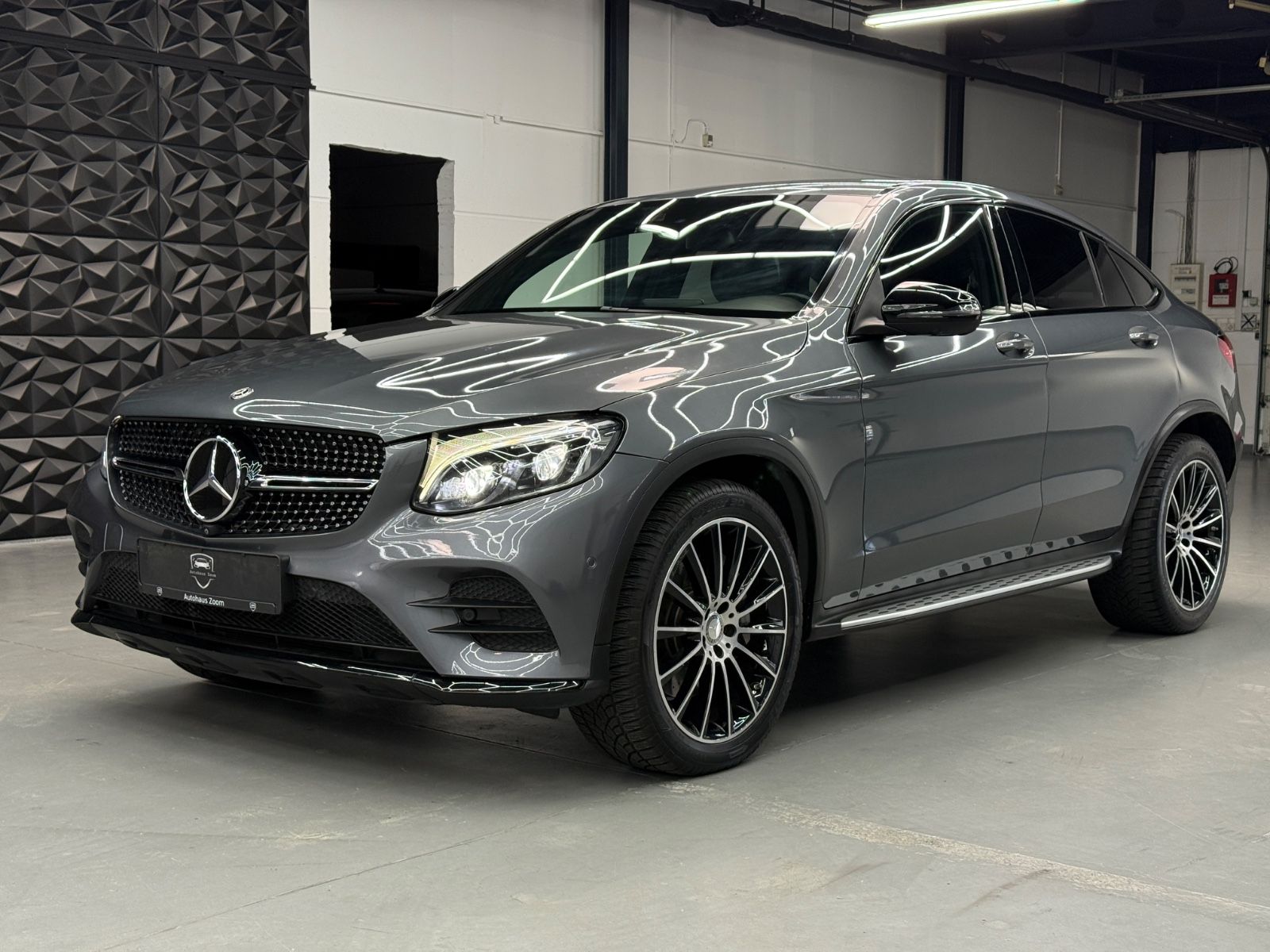 MERCEDES-BENZ GLC 250d Coupe 4M AMG STANDHZG*ACC*360°*NIGHT