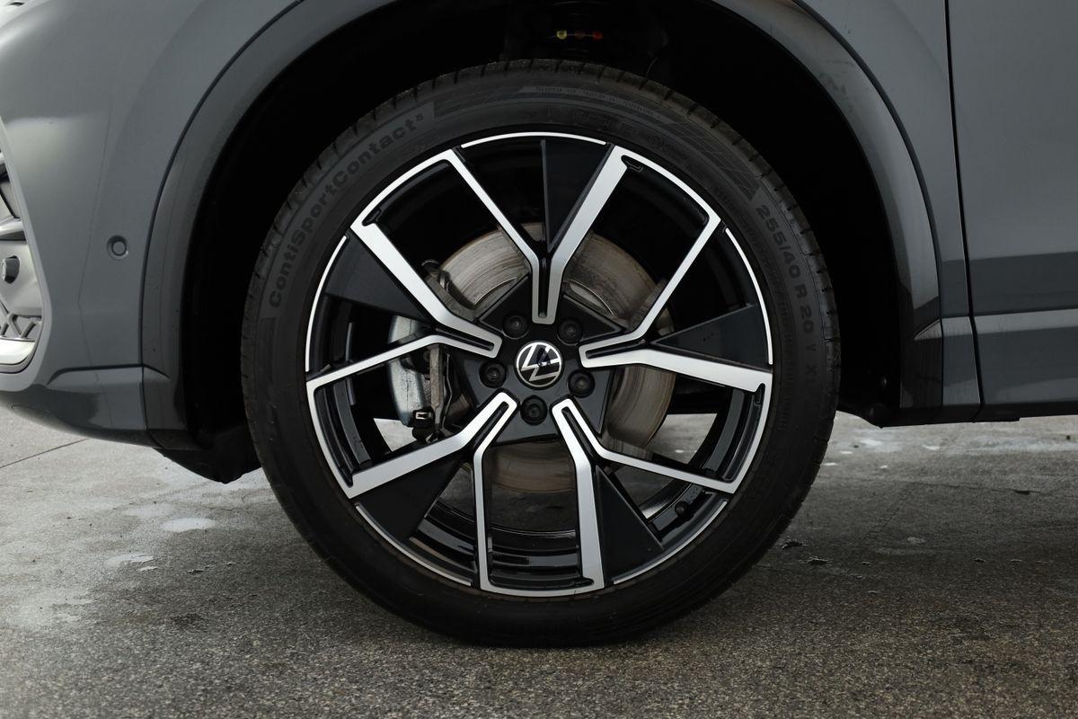 Volkswagen Tiguan 2.0 TDI 4M DSG R-Line Leder Pano Navi 360