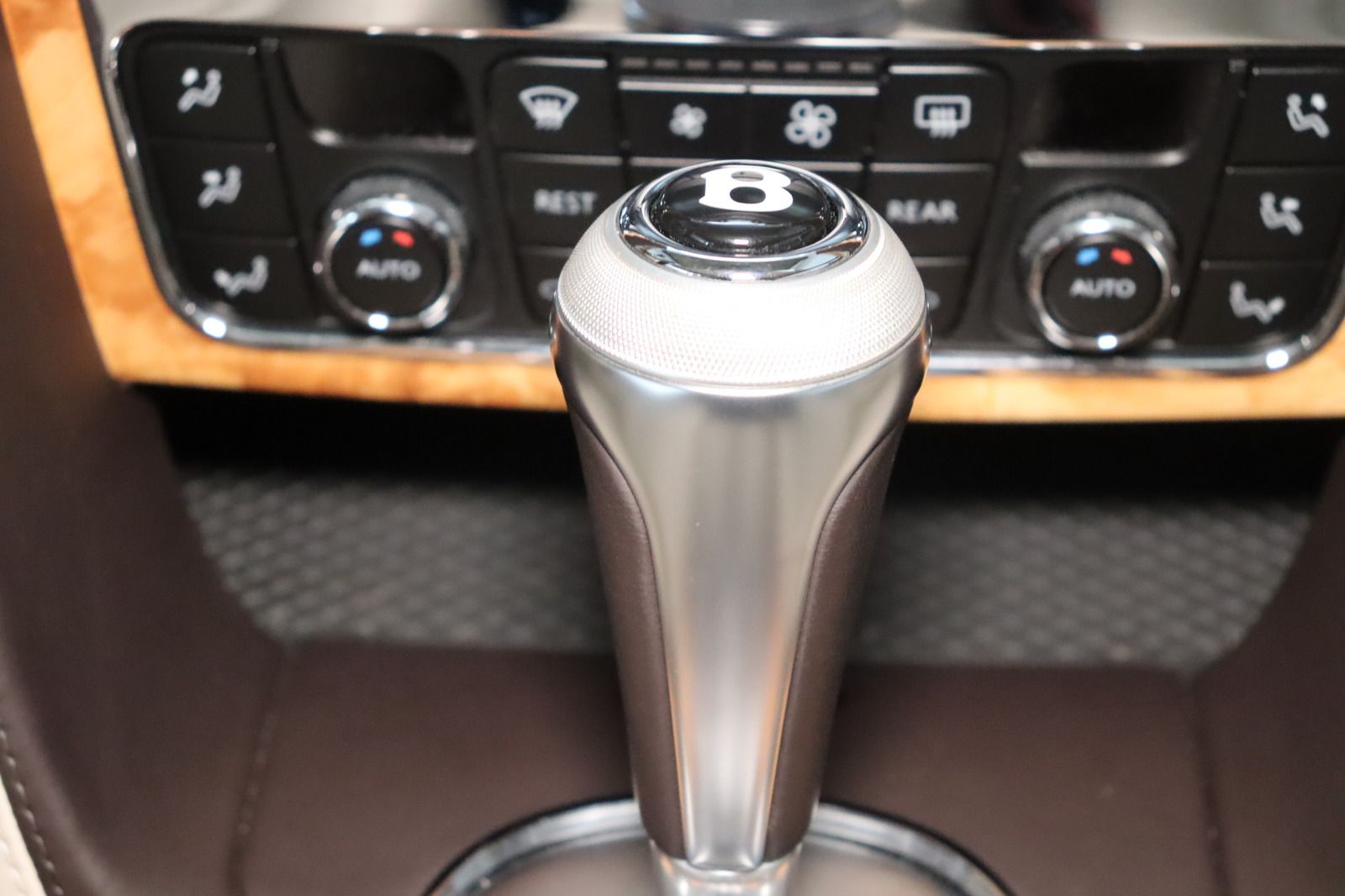 Fahrzeugabbildung Bentley Continental GT 6.0 4WD Navi * Xenon