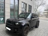 Land Rover Defender 3.0 D300 MHEV X 90 X - gebrauchte Land Rover Defender aus dem Jahr 2024