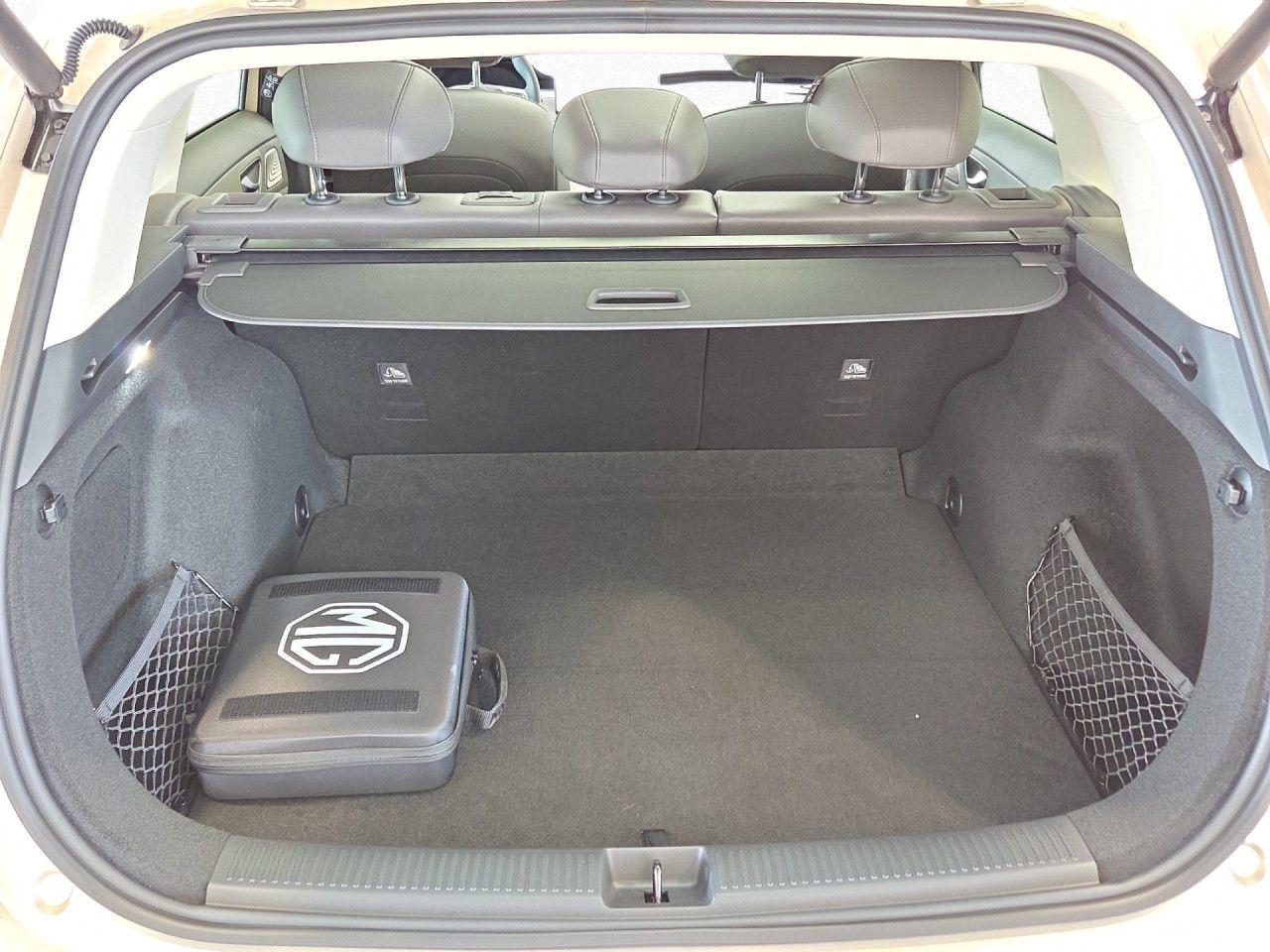 MG S6 EV Luxury AWD Bluetooth LED Klima el. Fenster