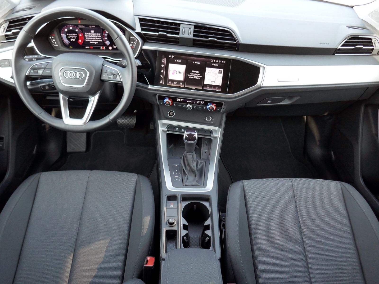 Fahrzeugabbildung Audi Q3 35 Advanced 2.0 TDI S-tronic | LED AHK RFK