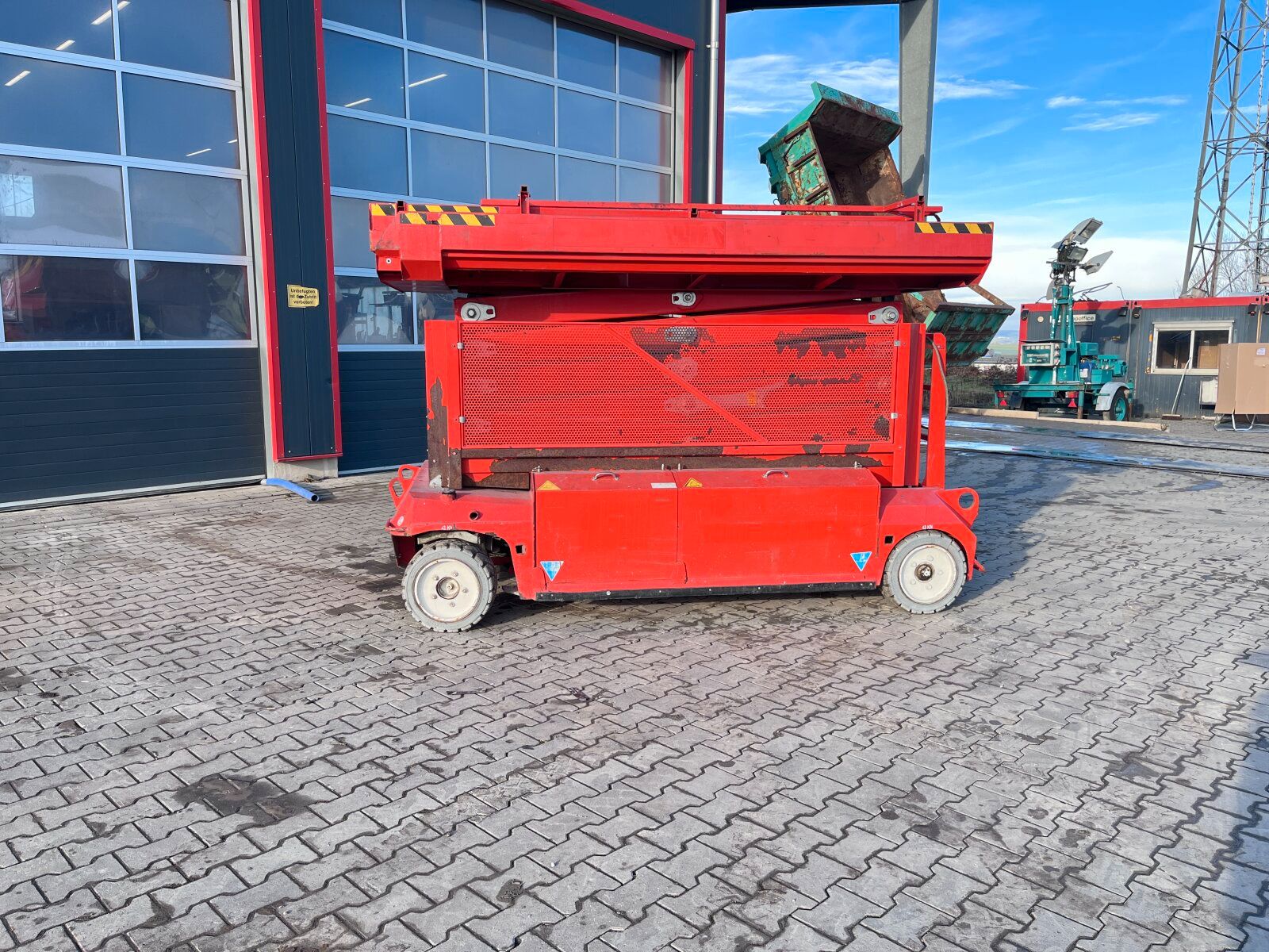Fahrzeugabbildung Haulotte PB S151-16 E / 15,3 Meter / Akku / UVV