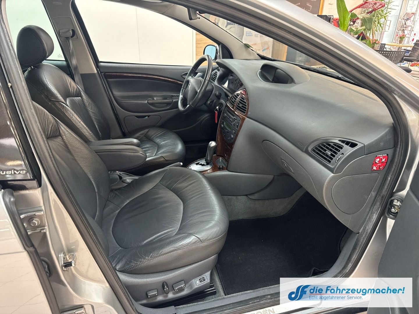 Fahrzeugabbildung Citroën C5 3.0 V6 Automatik Exclusive Navi Leder