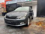 Skoda Fabia 1.2l TSI 66kW Joy Joy Achtfach bereift,PDC - Skoda Fabia Gebrauchtwagen in Kassel