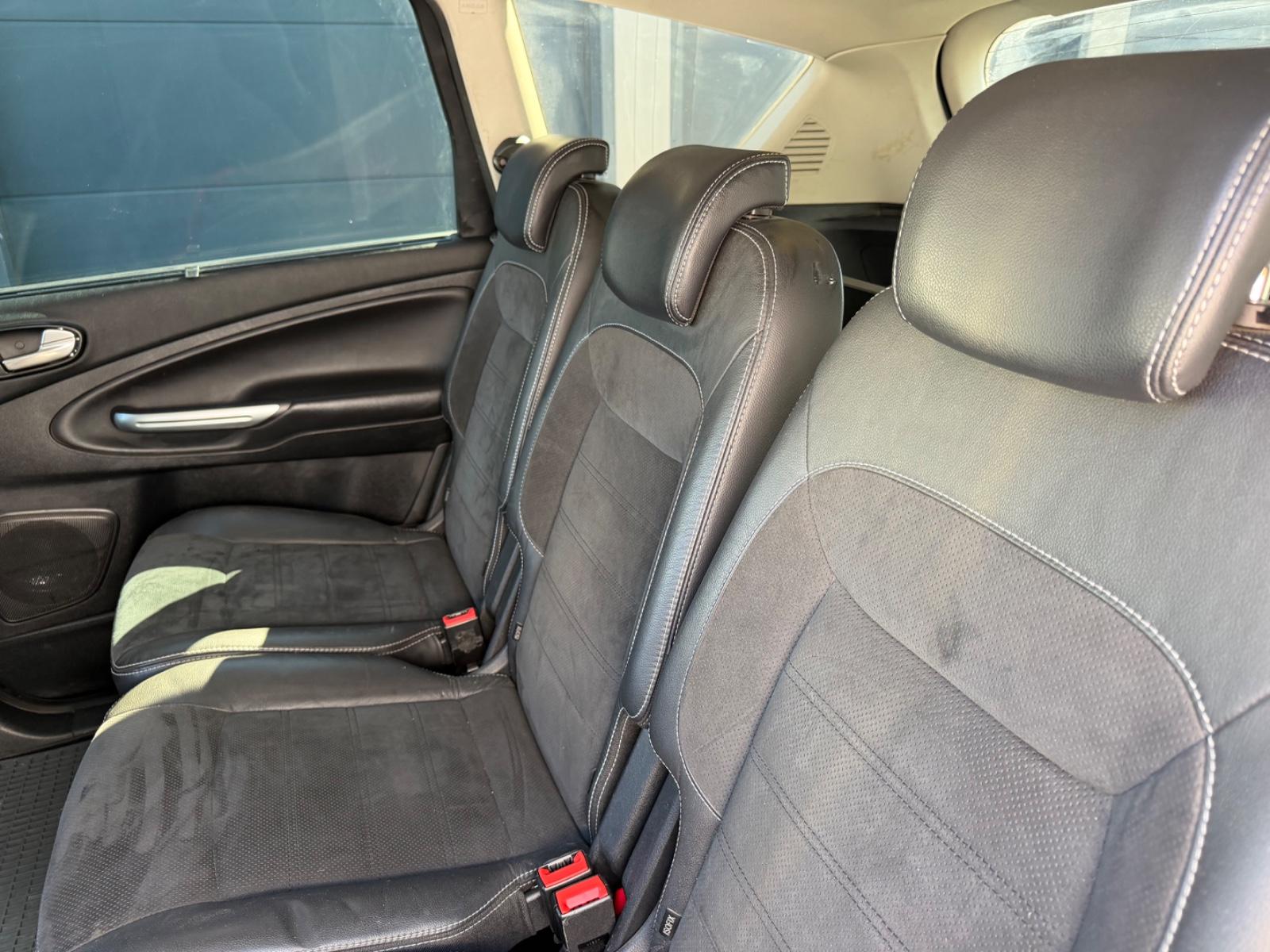 Ford Galaxy 2012 — photo 12