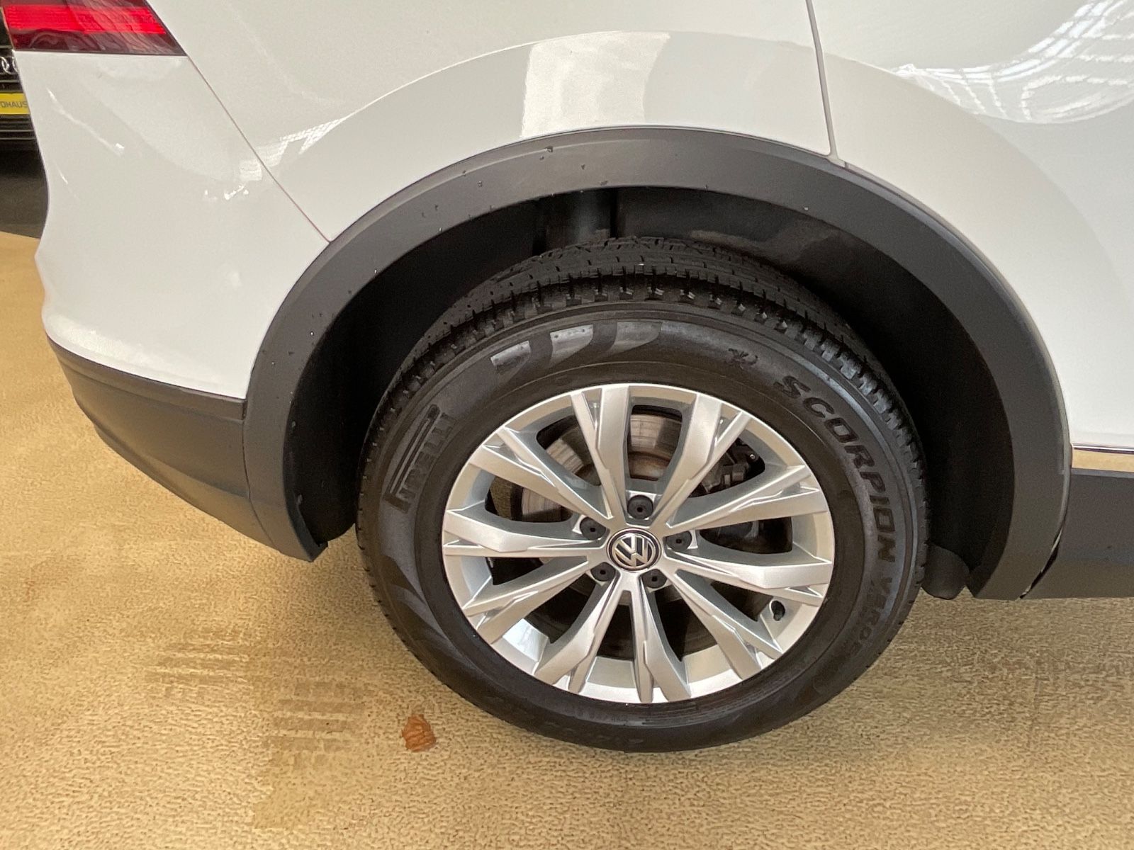 Fahrzeugabbildung Volkswagen Tiguan 1.4TSI DSG Comfortline *LED*NAVI* 1.HAND*