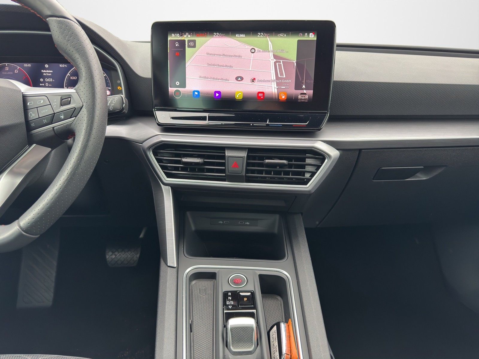 SEAT Leon FR 1.5 eTSI DSG / PANORAMA / NAVI / ACC / D - Image 14