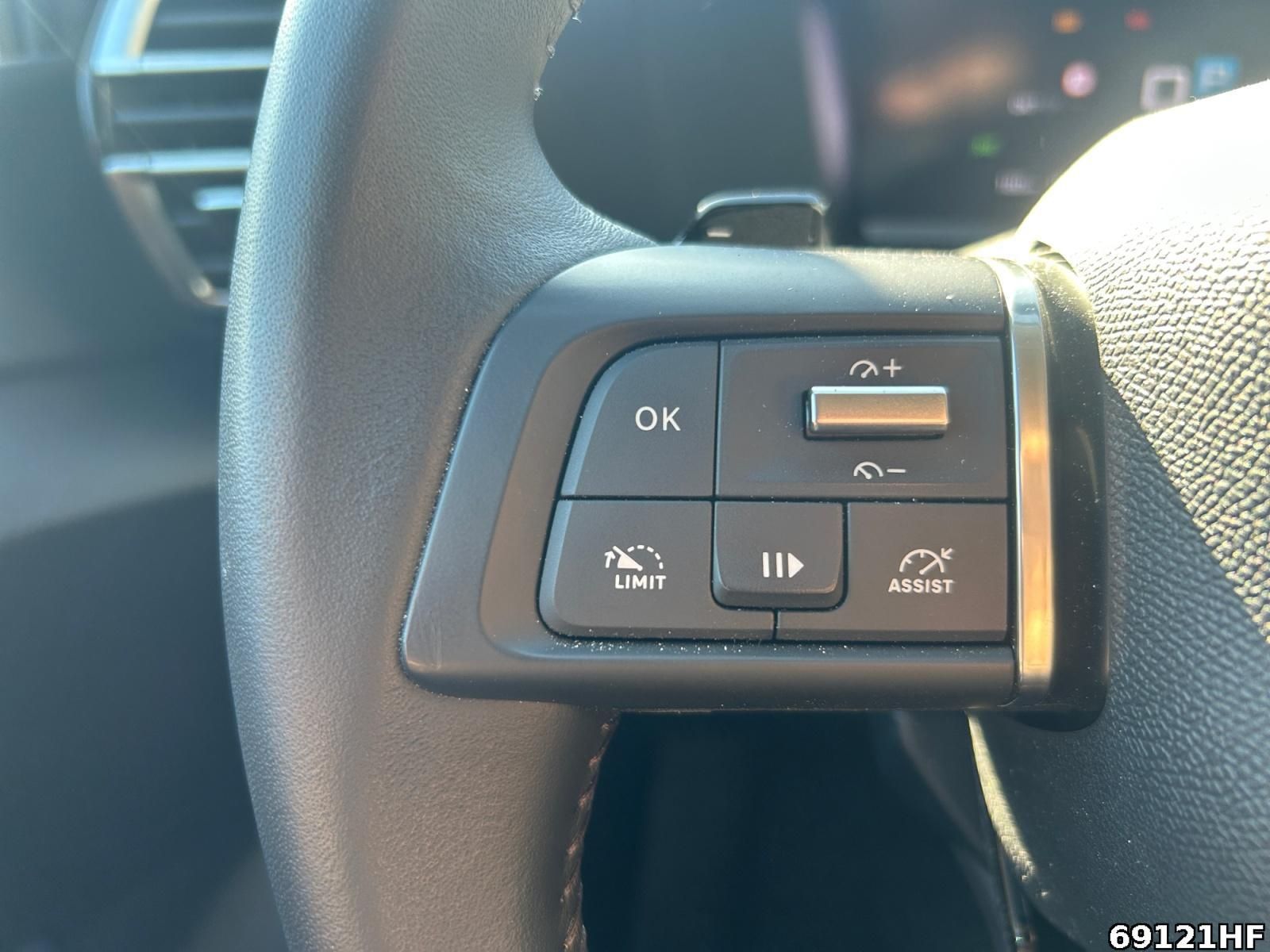Fahrzeugabbildung Citroën C4 1.2 PureTech 130 Plus *SHZ*NAVI*KAMERA*