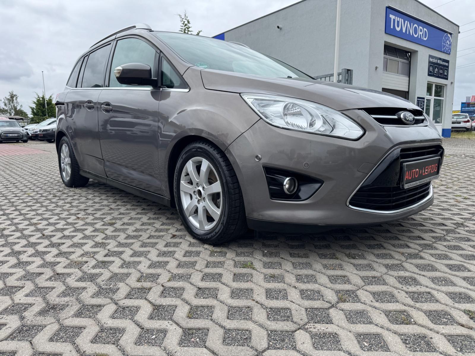 Ford Grand C-Max/Titanium/Klima/Sitzhz/Tempo/PDC.....